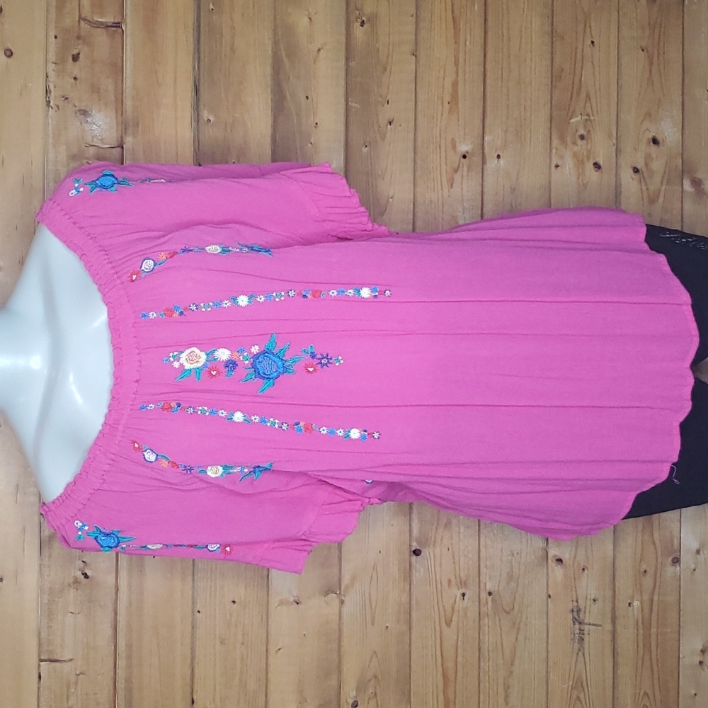 ❤ Intro. top fiusha embroidered short sleeve flowy on or off-the shoulde…